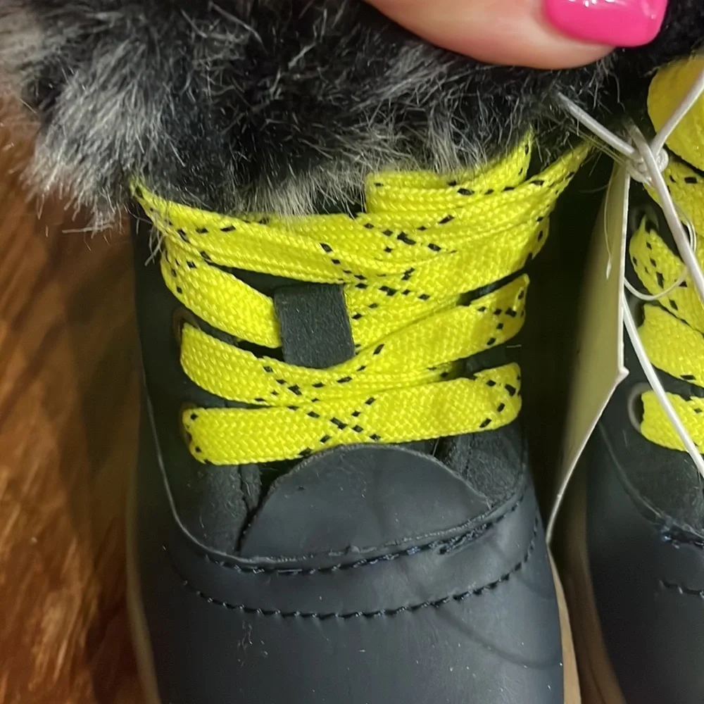 NWT Cat & Jack toddler ankle faux fur lace up booties neon lace up / navy size 7